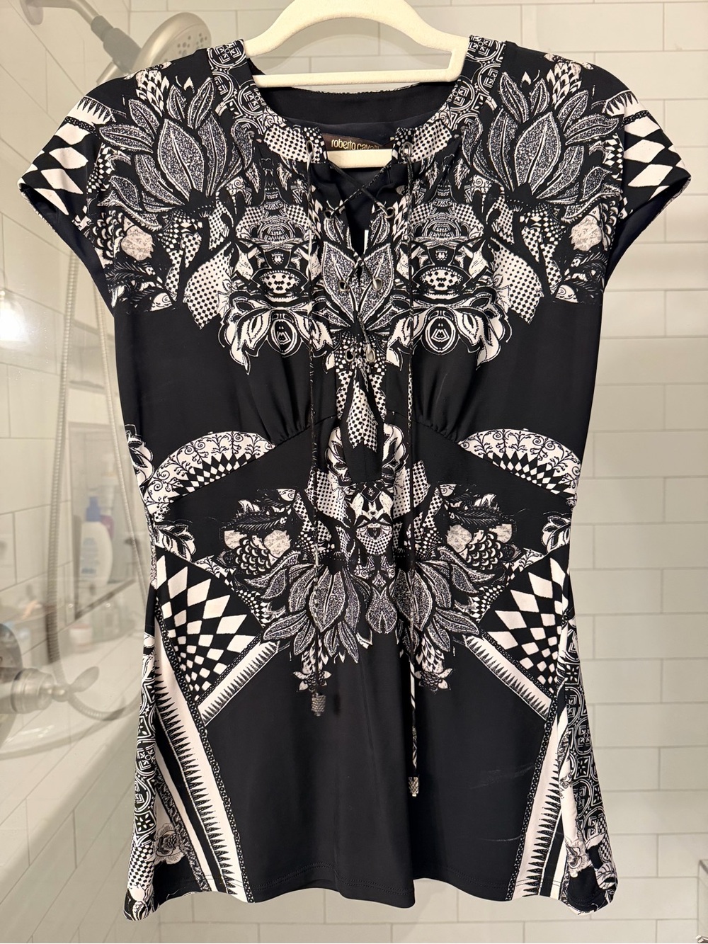 Roberto Cavalli Black and White Short-Sleeve Abstract Paisley Printed Jersey Top